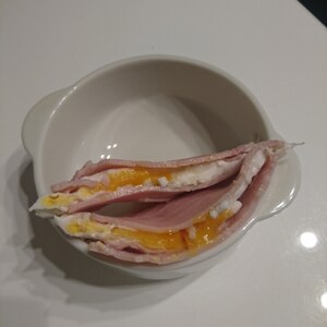 お弁当のおかずにハム玉子